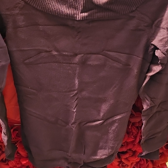 Guess Women's Purple Long Sleeve Thin Sweater Size Large - Picture 6 of 6